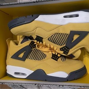 AIR JORDAN 4 RETRO